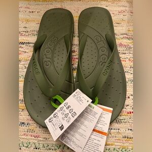 CROCS mens size 9 Olive Green Flip Sandals new